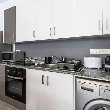 Honey 1-bedroom In Apartment