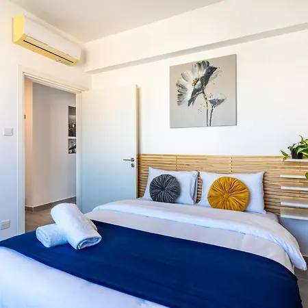 Honey 1-bedroom In Apartment